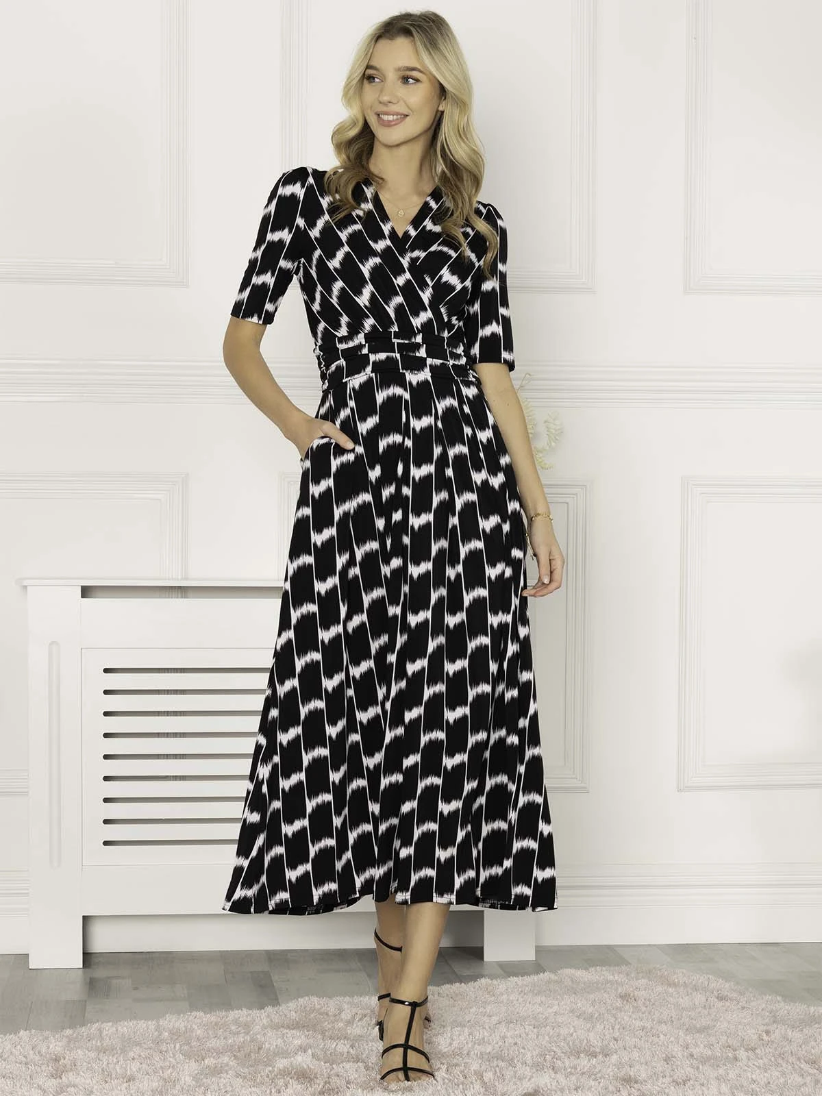 Jolie Moi Akayla Printed Jersey Maxi Dress, Black Geo 4 Jolie Moi Akayla Printed Jersey Maxi Dress, Black Geo - Image 4