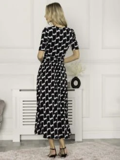Jolie Moi Akayla Printed Jersey Maxi Dress, Black Geo 13 Jolie Moi Akayla Printed Jersey Maxi Dress, Black Geo -DORIA Clothing Shop AY621133 BlackGeo 5