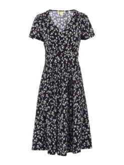 Sweetheart Neck Swing Dress, Black/White 9 Sweetheart Neck Swing Dress, Black/White -DORIA Clothing Shop QFB2101 SIZE 8 20 18.50 88b7ef51 a43f 4786 8dd8 012f200415c7